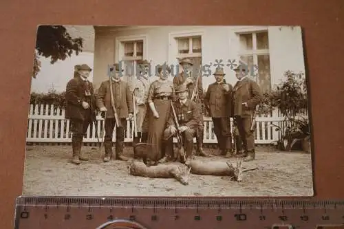 Tolles altes Foto Gruppe Jäger mit erlegtem Wild - Raum Sommerfeld-Fkfr 1910-20