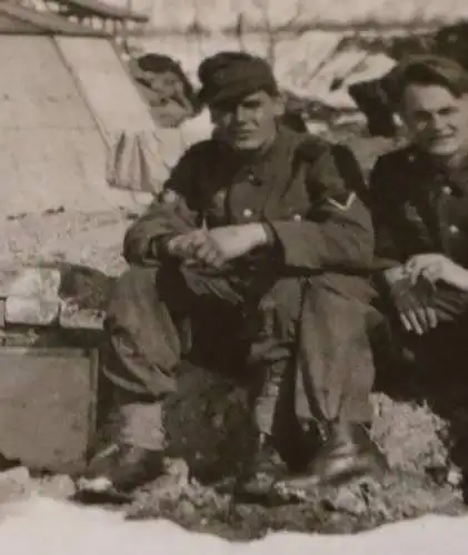tolles altes Foto - Gebirgsjäger  mit mobiler Hütte, Zelt ? 