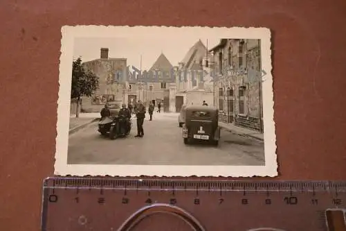 tolles altes Foto deutsche Soldaten - Frankreich ?? Kaserne ? Schiessstand ??