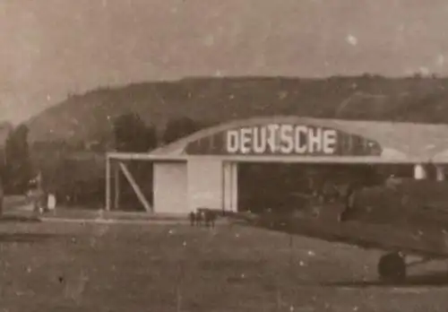 tolles altes Foto Flughafen Belgrad - Halle Deutsche Lufthansa