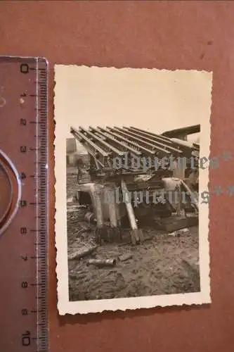 tolles altes Foto  zerstörte Stalinorgel - Raketenwerfer 
