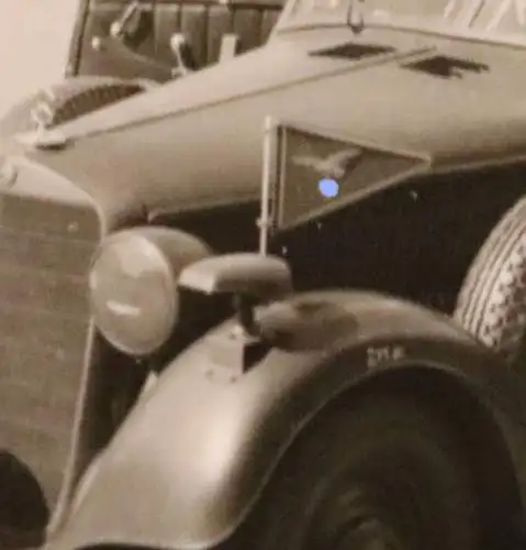 tolles altes Foto - Soldaten Luftwaffe mit Mercedes Cabrio - Wimpel