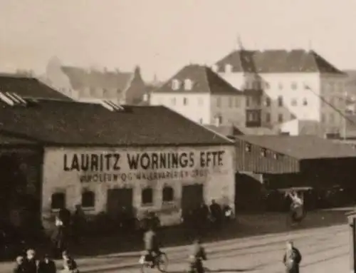 tolles altes Foto Soldaten angetreten - Hafen in Dänemark ? Lauritz Wornings Wer