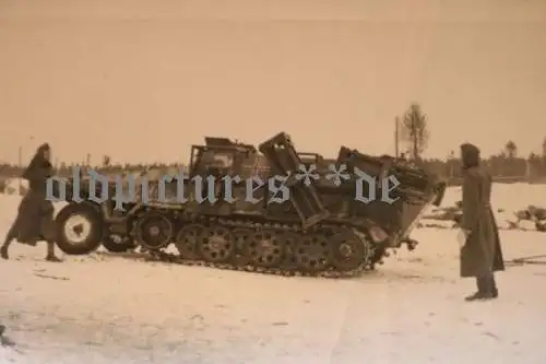 tolles altes Foto - Halbkette  Russland ??  Stuka zu Fuß, Wurfrahmen 40 Raketen