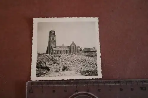 altes Foto  - zerstörtes Rotterdam - Kirche 