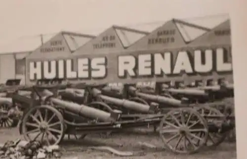 tolles altes Foto  - französische Geschütze Fabrik ? Huiles Renault 