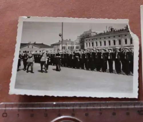 tolles altes Foto -  Matrosen angetreten in Schweden ? Admirale - Klubb 7 ??