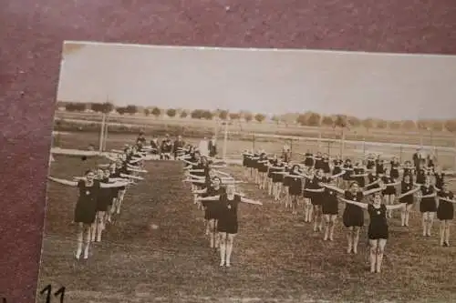 Tolles altes Foto - Gemeinschaftssport Frauen  1910-20 ??