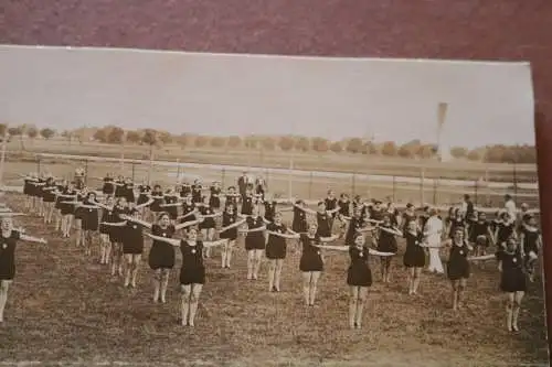 Tolles altes Foto - Gemeinschaftssport Frauen  1910-20 ??