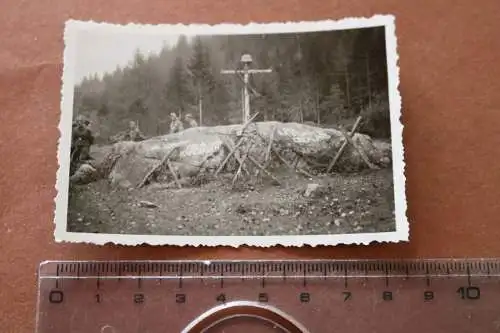 altes Foto - Soldatengräber Oberland Soldaten ?