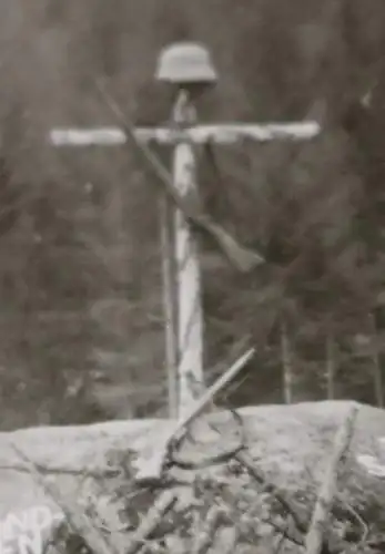 altes Foto - Soldatengräber Oberland Soldaten ? 