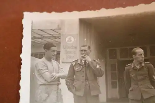 tolles altes Foto  - vier Soldaten in Scharbeutz 1942 - Lübecker Hansa Bier Werb