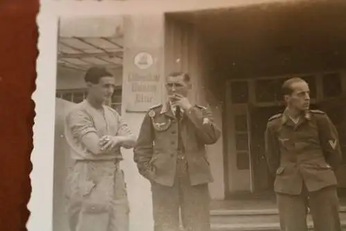 tolles altes Foto  - vier Soldaten in Scharbeutz 1942 - Lübecker Hansa Bier Werb
