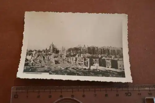 altes Foto - Heiligengeisfeld Hamburg nach Bombenangriff 1942