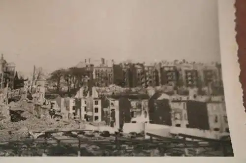 altes Foto - Heiligengeisfeld Hamburg nach Bombenangriff 1942