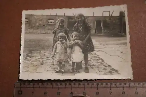 tolles altes Foto Gruppe Kinder, Geschwister  1910-1930