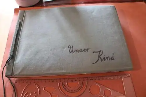 tolles altes Album 210 Fotos einer Frau von Kind bis alte Dame 
