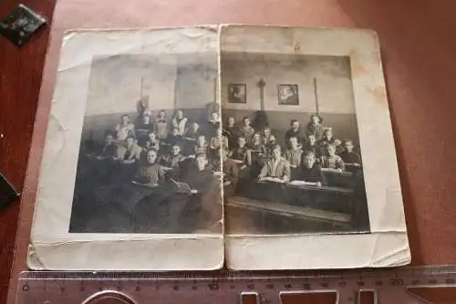 tolles altes Foto - Schulklasse im Klassenraum - 1910-20 ?? Ort ???