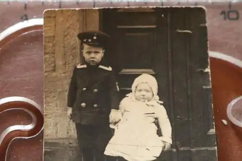 tolles altes kleines Foto - Bruder und Schwester - Bruder in Uniform