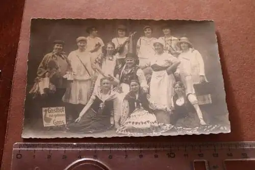 tolles altes Gruppenfoto Frauen in Kostümen - Gasthof zur goldenen Gans 1910-193