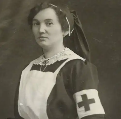 tolles altes Portrait - Krankenschwester Rotes Kreuz - Offenburg 1914-15