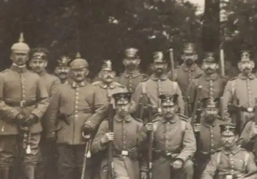 tolles altes Foto - Soldaten - Landsturm-Regiment - Ort ?