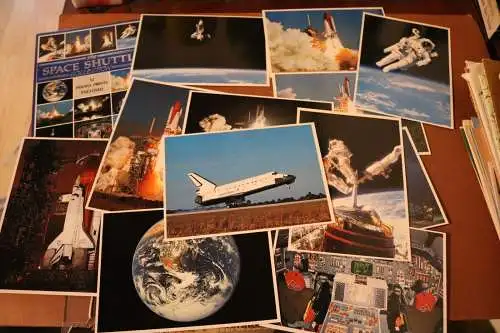 12 tolle Ansichtskarten - Space Shuttle Collection mit Umverpackung - sehr gut