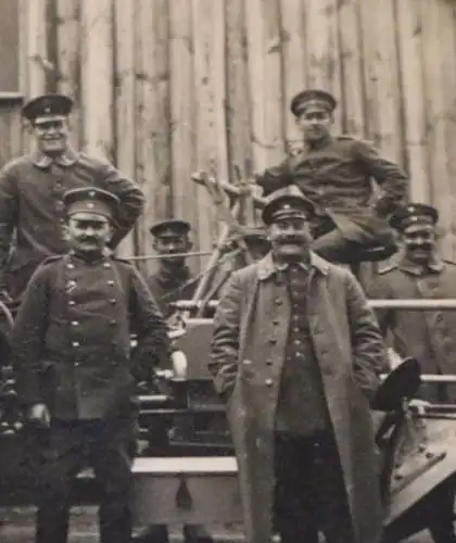 tolles altes Foto - Soldaten mit einem Motorpflug - Etappenmagazin 12.Armee