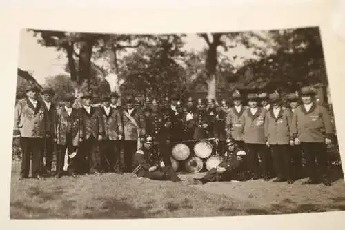 altes Foto  - Schützenverein und Musikkorps der Feuerwehr - 30-40er Jahre Ort???