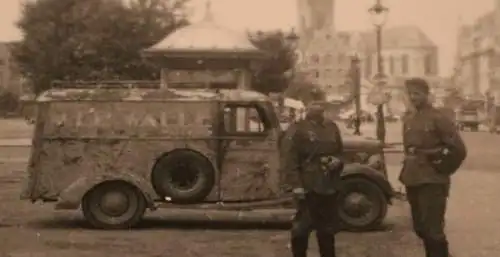 altes Foto - deutsche Soldaten in Chambray  - 1940