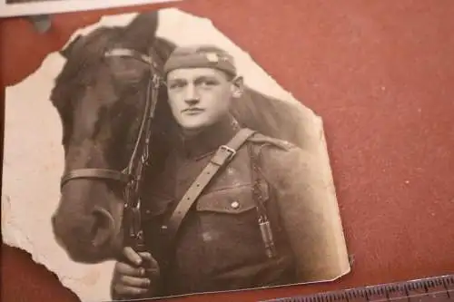 fünf tolle alte Fotos - Soldat mit unbek. Uniform und Privatfotos 
