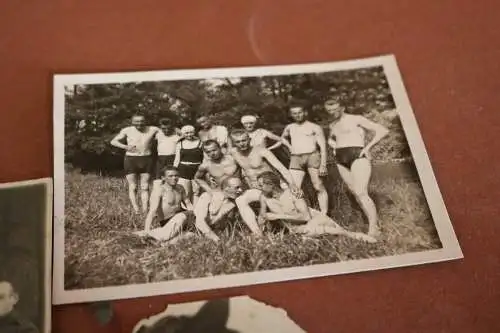 fünf tolle alte Fotos - Soldat mit unbek. Uniform und Privatfotos 