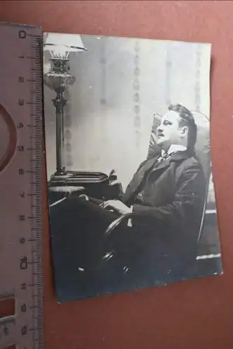 tolles altes Foto Mann im Sessel - München 1919 - rückseitig beschrieben 