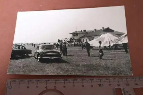 tolles altes Foto - Flugplatz - Ort ??? Oldtimer - DDR ??? 50-60er Jahre 