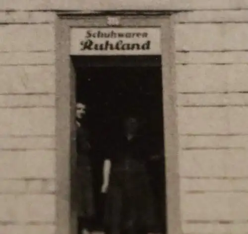 zwei tolle alte Fotos - Schuhladen - Schuhwaren  Ruhland    Ort ??? 50er Jahre ?