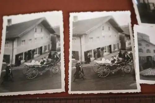 fünf tolle alte Fotos  Festumzug - Ort ??? Bäckerei Strater, Geschäft Max Klein