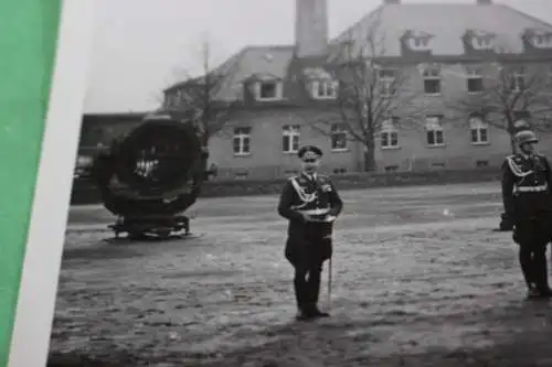 tolles altes Foto -  Vereidigung Soldaten - Flak-Abteilung ?  Ort ???