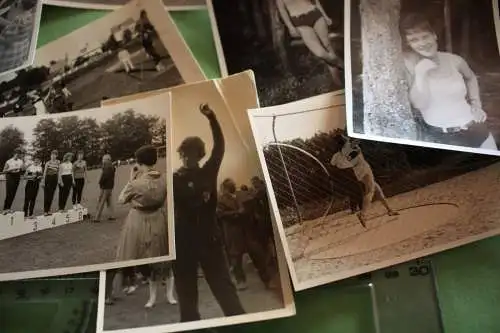 22 tolle alte Fotos - hübsche junge Sportlerin - 50-60er Jahre Logo