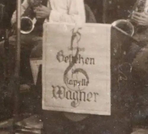 zwei tolle alte Fotos Musikkapelle Wagner - Bitterfeld  50-60er Jahre ???