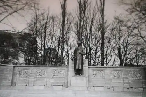 tolles altes Foto - Klaus Grothe Denkmal Kiel - 30-50er Jahre