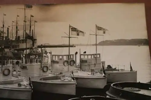 tolles altes Foto Schiffe der kaiserlichen Marine ? Reichsmarine ? Sperrverband 