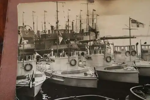 tolles altes Foto Schiffe der kaiserlichen Marine ? Reichsmarine ? Sperrverband 