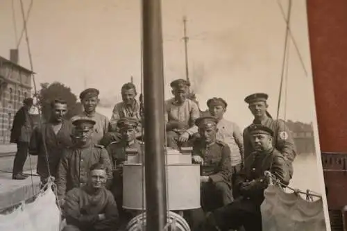 tolles altes Mannschaftsfoto -  Reichsmarine - Schiff ??