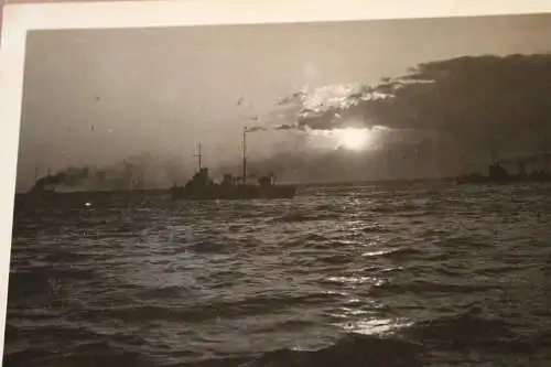 tolles altes Foto - Schiff vor Anker - 1925