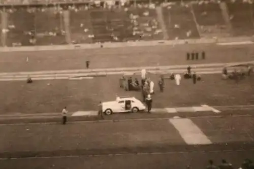 fünf alte Fotos - Stunt-Show mit Oldtimer Rolls Royce ?? 70er Jahre ?