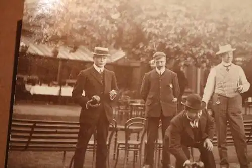 Tolles altes Foto - fünf Männer spielen Boule ??? Kugeln werfen - 1910-20 ?