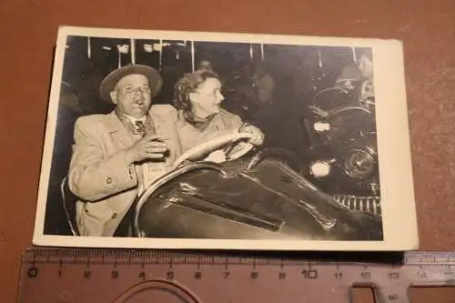 Tolles altes Foto Mann und Frau im Autoscooter 50er Jahre ??