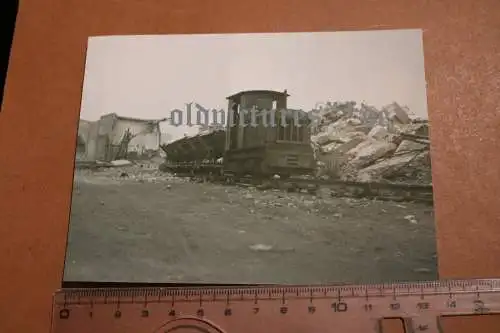 Tolles altes Foto -  Kleinbahn Loren - Trümmerbeseitigung Wilhelmshaven Repro