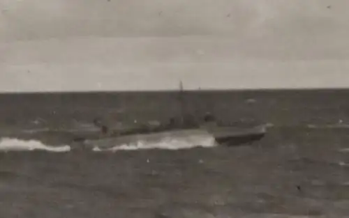 altes Foto Schnellboot in voller Fahrt 