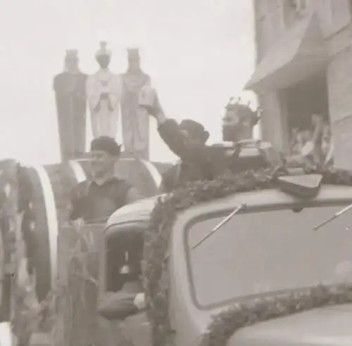 altes Negativ - Festumzug - 50er Jahre Mercedes LKW - Heilige Drei Könige 